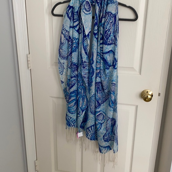 Lilly Pulitzer Accessories - Silk & Cashmere Lilly Pulitzer Seashell Scarf